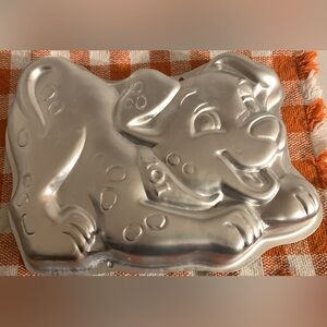 Cake pan
